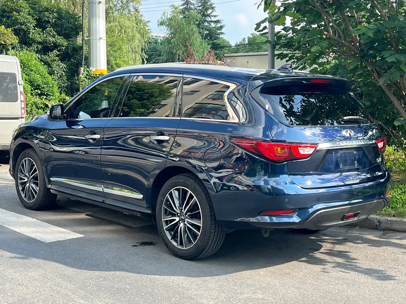 Infiniti QX60 (Import) 2018 2018 2.5 S/C Hybrid FWD Champion Family Edition
