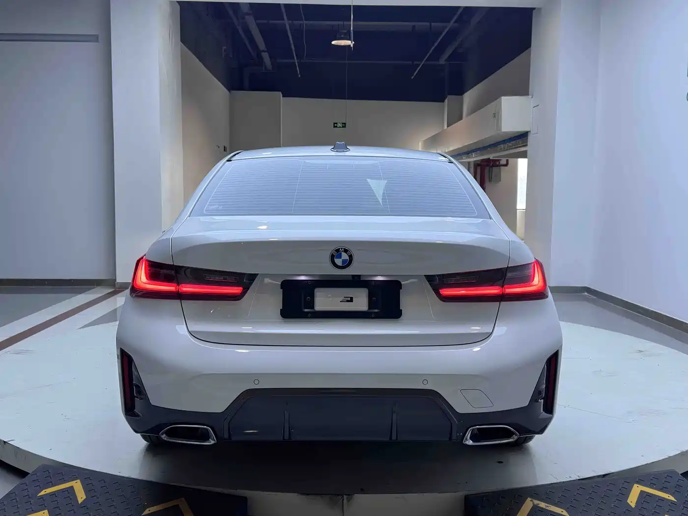 BMW 3 Series 2023 320Li M Sport Package фото 3