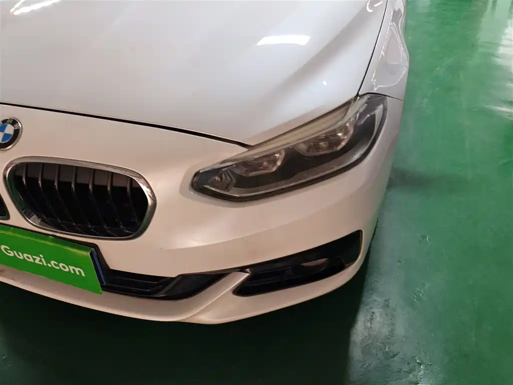 BMW 1 Series 2017 118i Sport фото 15