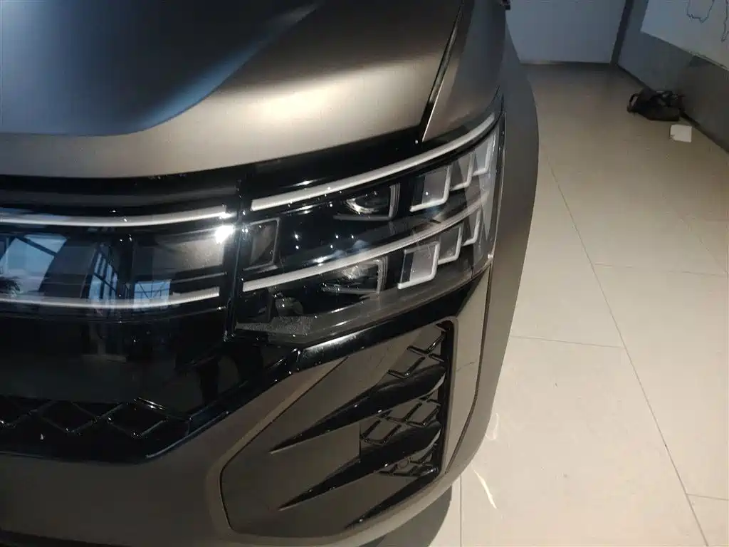 Volkswagen Teramont 2025 Teramont Pro 450TSI 4WD Summit Edition фото 20
