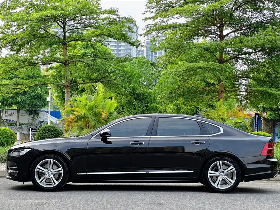 Фото 5 - Volvo S90