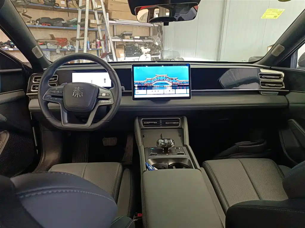 BYD Qin L 2025 DM-i Smart Drive 80KM Premium фото 10