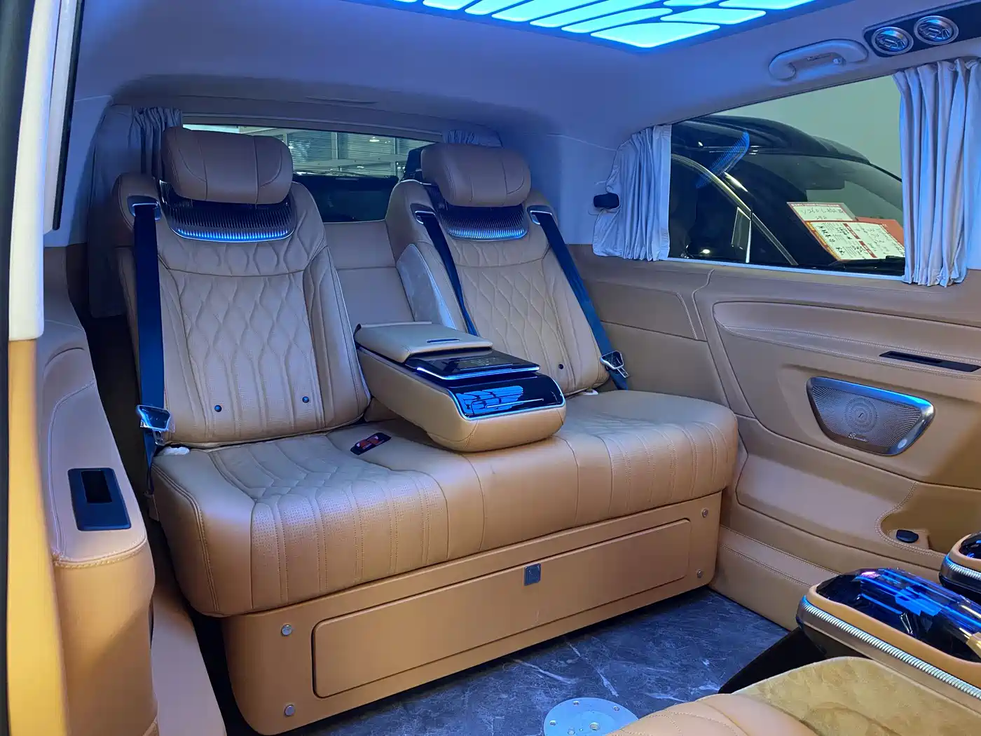 Mercedes-Benz Vito 2024 2.0T Business 7-Seater фото 17