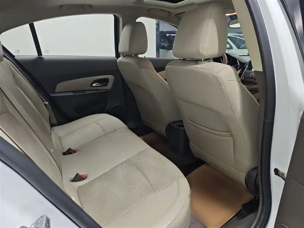 Chevrolet Cruze 2015 1.5L Classic SE AT фото 14