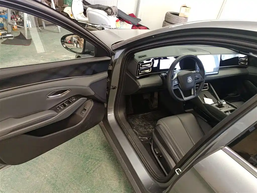 BYD Qin L 2025 DM-i Smart Drive 80KM Premium фото 16