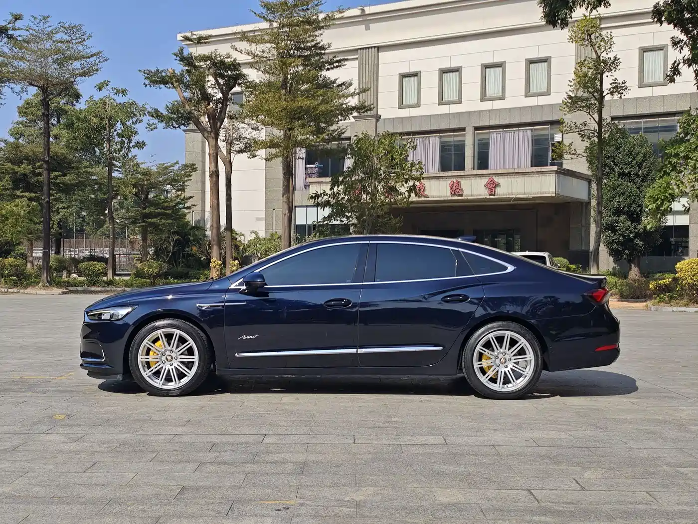 BUICK LACROSSE