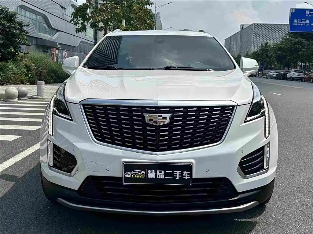 Photo 2 - Cadillac XT5
