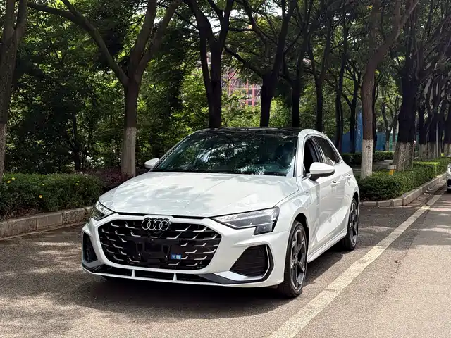  Audi Audi A3 2025 Model Sportback 35TFSI Flying Premium + Luxury Selection Package (Southern Edition)