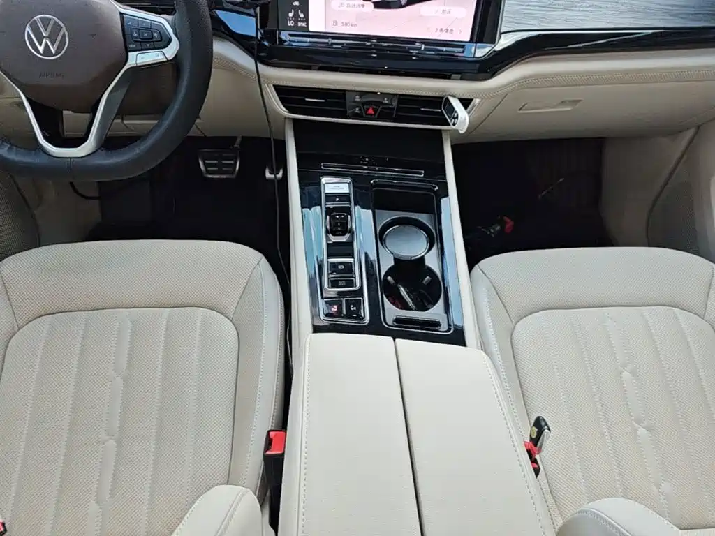 Volkswagen Viloran 2024 2023 Facelift 380TSI Prestige Edition
