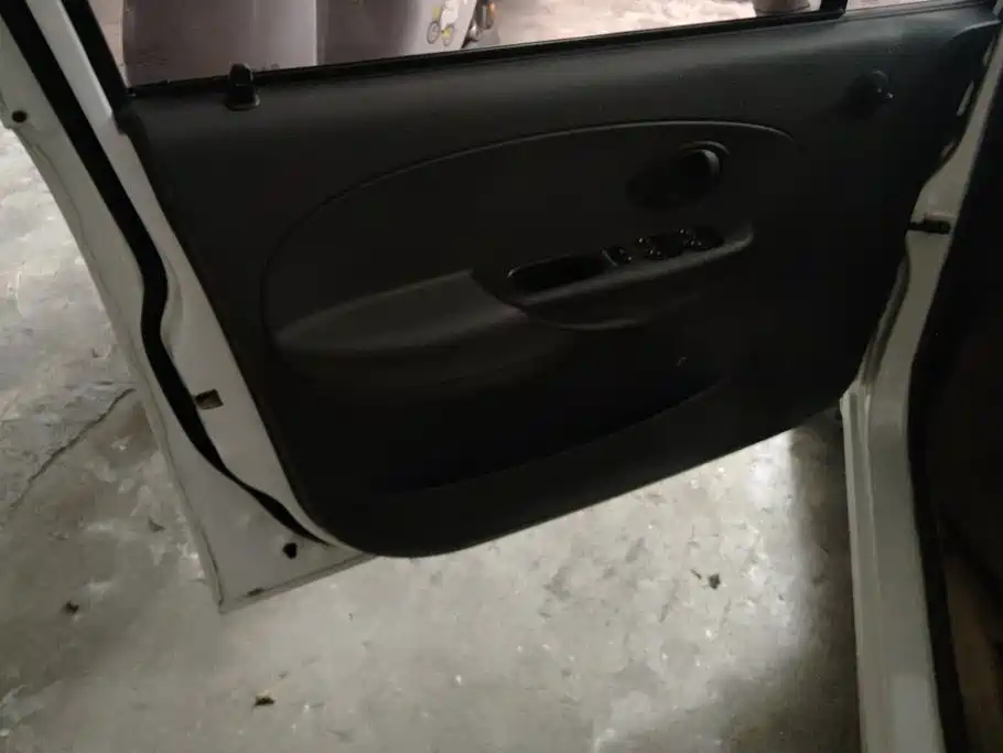Baojun Lechi 2013 2012 Facelift 1.0L Manual P-TEC Comfort