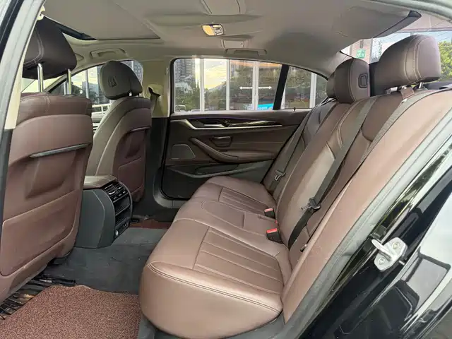 BMW 5 Series 2020 525Li Luxury Package — фото 5