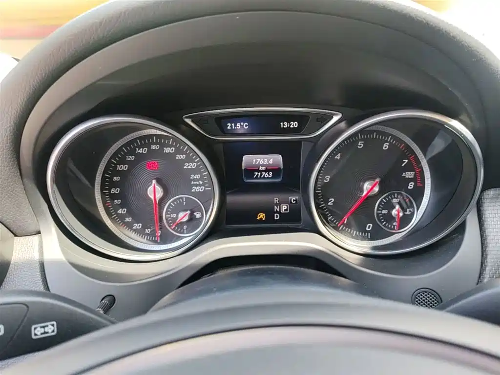 Mercedes-Benz GLA 2017 GLA 200 Dynamic фото 12