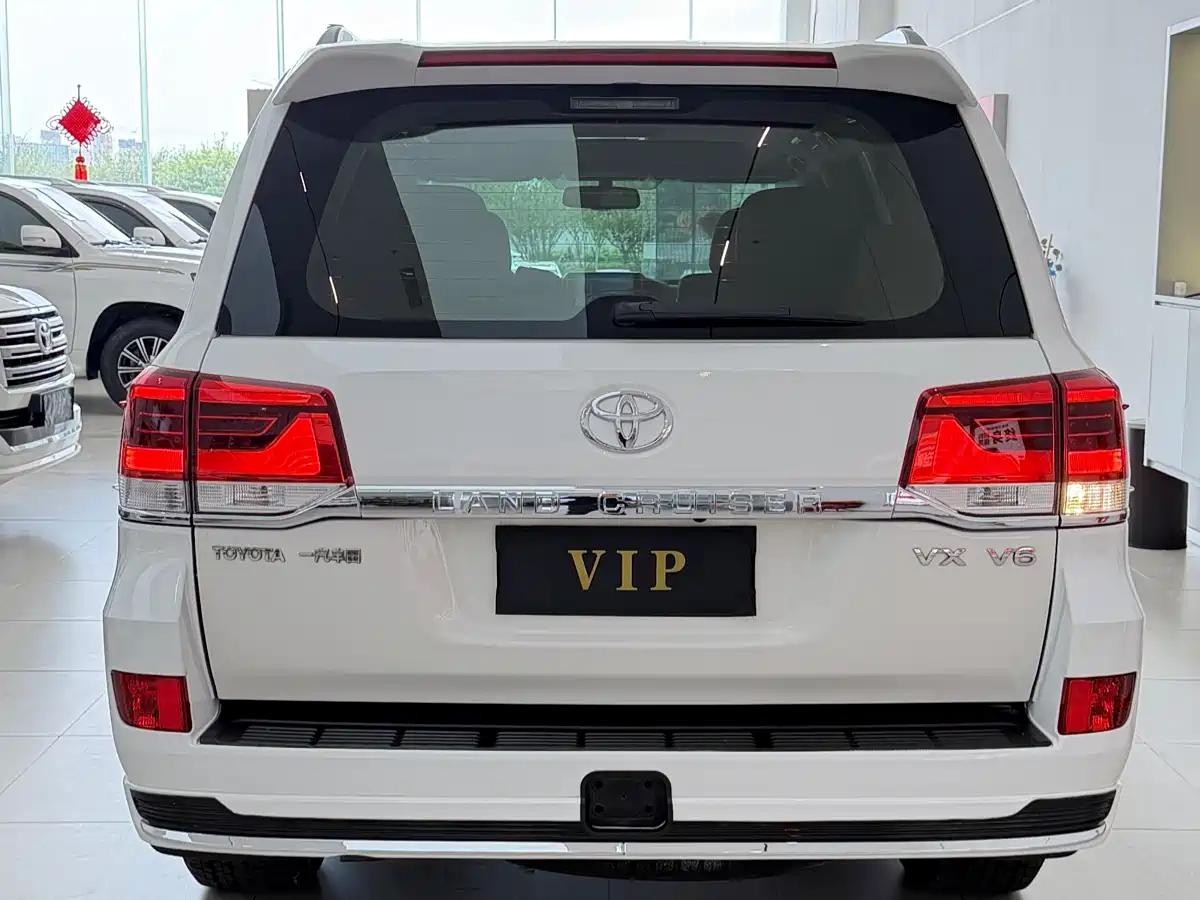 Toyota Land Cruiser 2012 4.0L Automatic VX фото 14