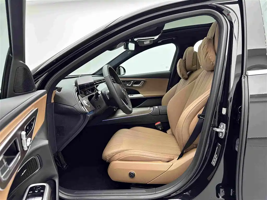 Mercedes-Benz E-Class, миниатюра 18