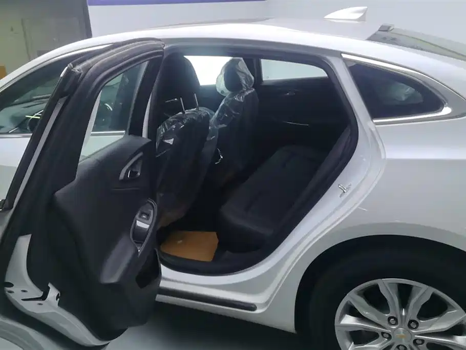 Chevrolet Malibu XL 2023 1.5T RS Edition фото 11