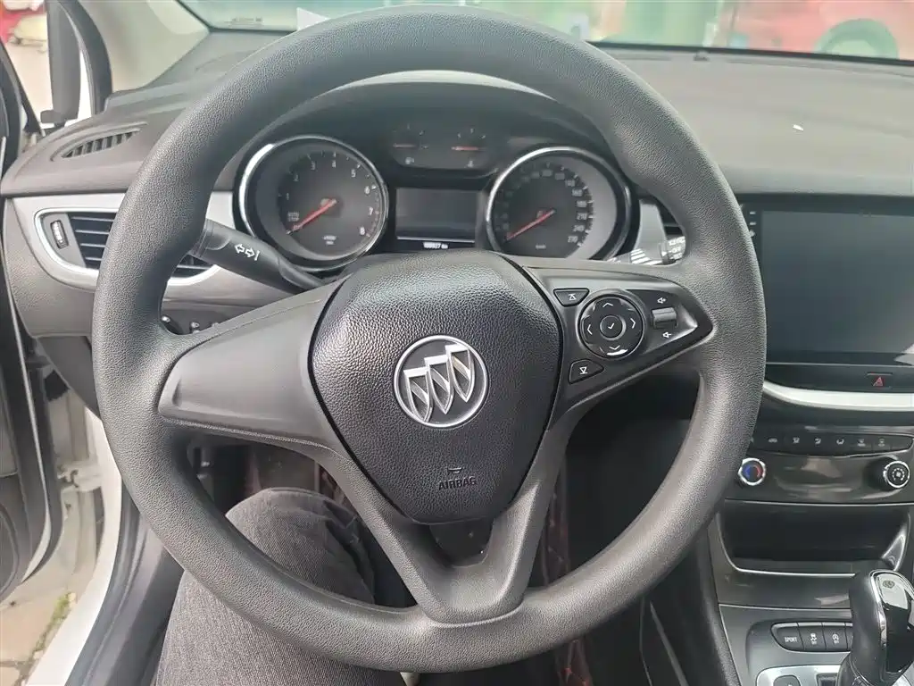 Buick Verano 2018 Hatchback 15S Automatic Progressive фото 11