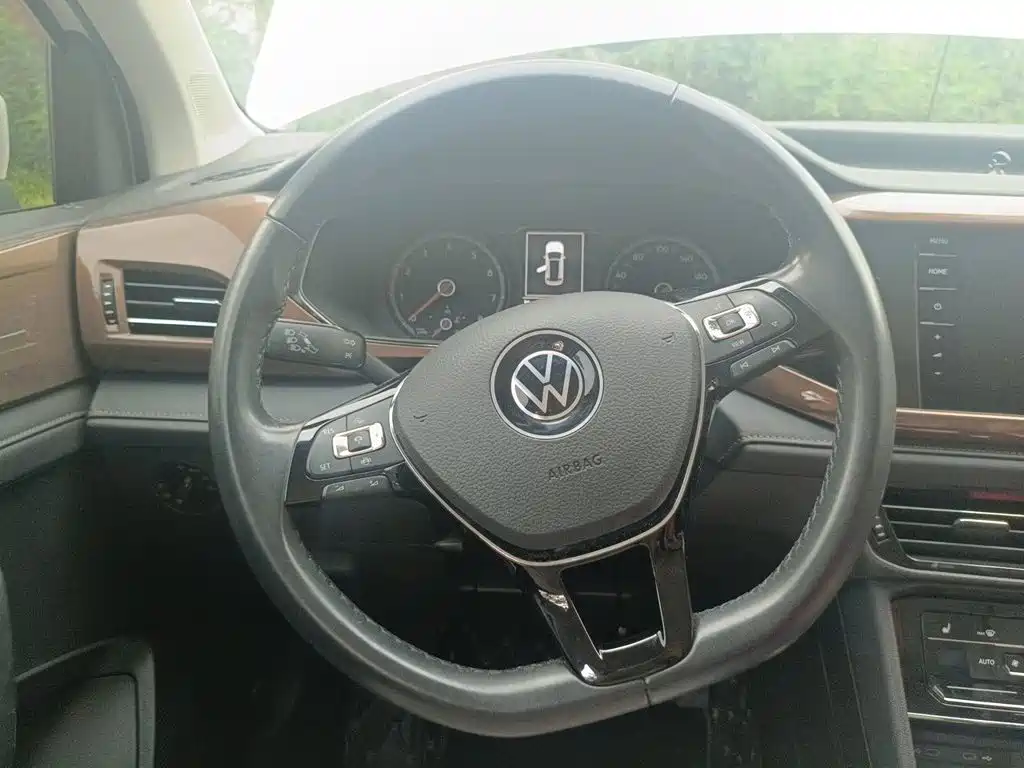 Volkswagen Tharu, миниатюра 11