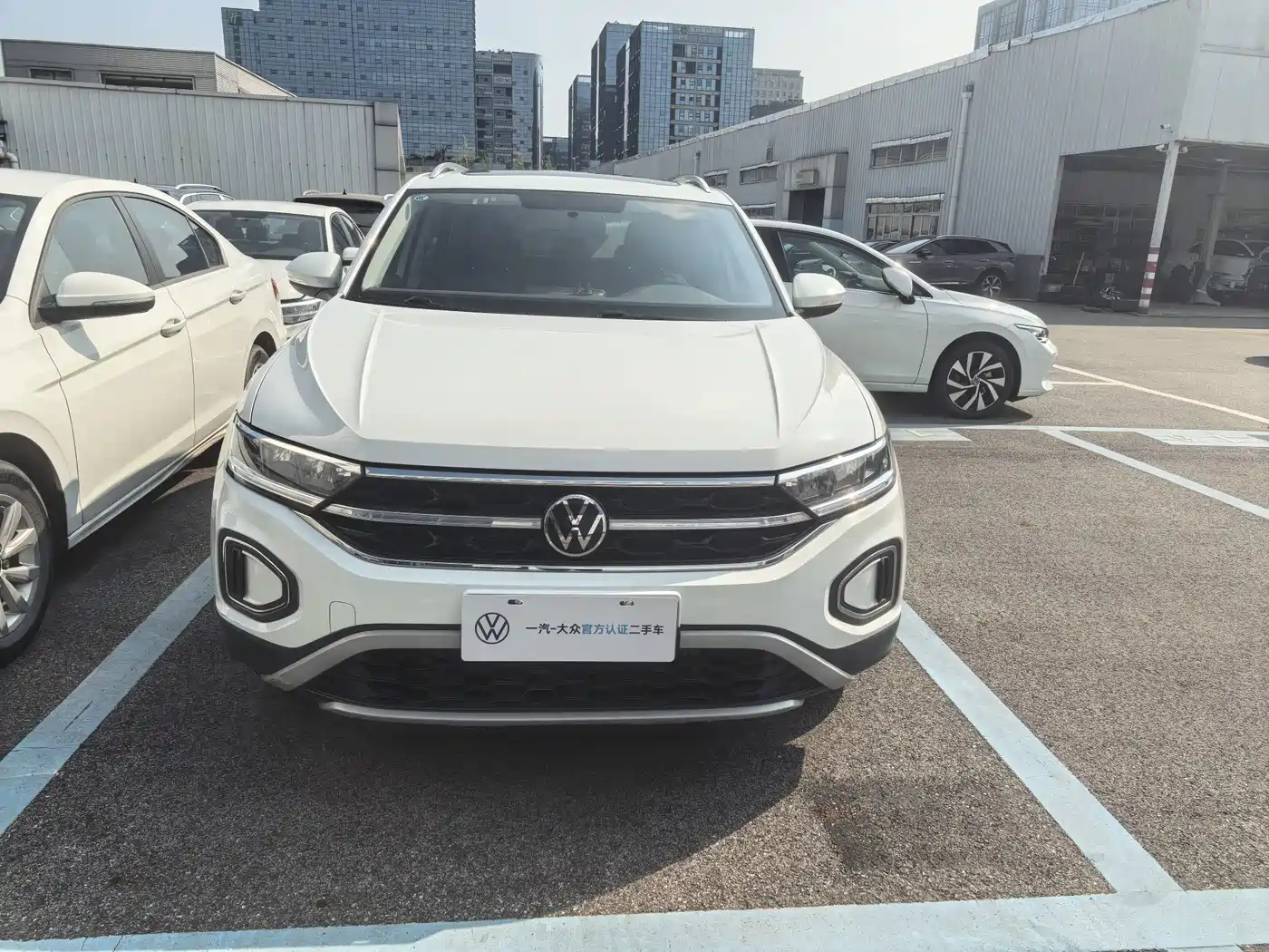 Фото 2 - Volkswagen T-ROC