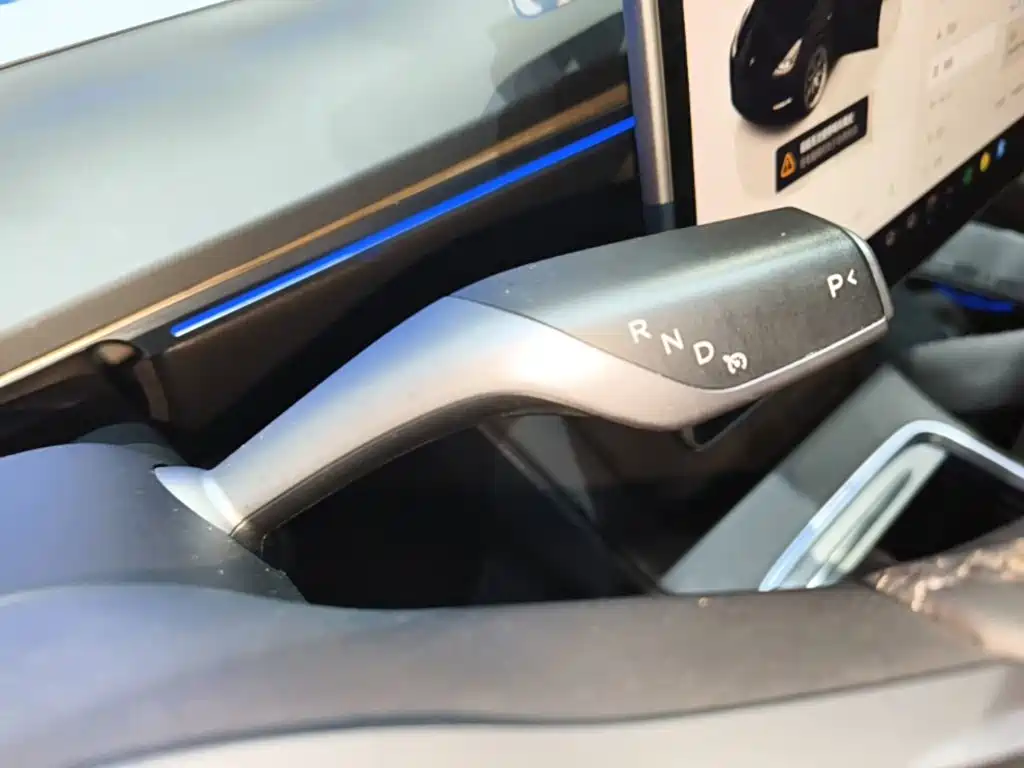 Фото 14 - Tesla Model Y