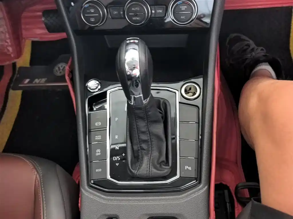 Volkswagen Lavida 2019 280TSI DSG Luxury Edition China VI фото 14
