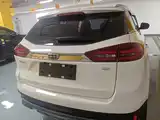 Фото 4 - Geely Atlas