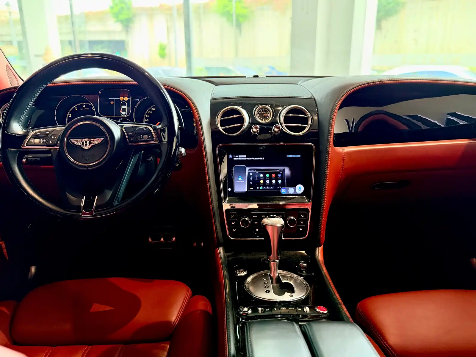 Фото 8 - Bentley Flying Spur