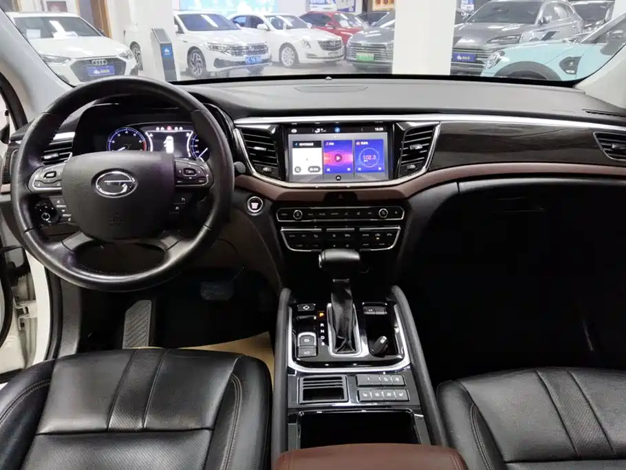 GAC Trumpchi Trumpchi GS8 2017 2017 320T 2WD Luxury Smart Connect (7-seater)