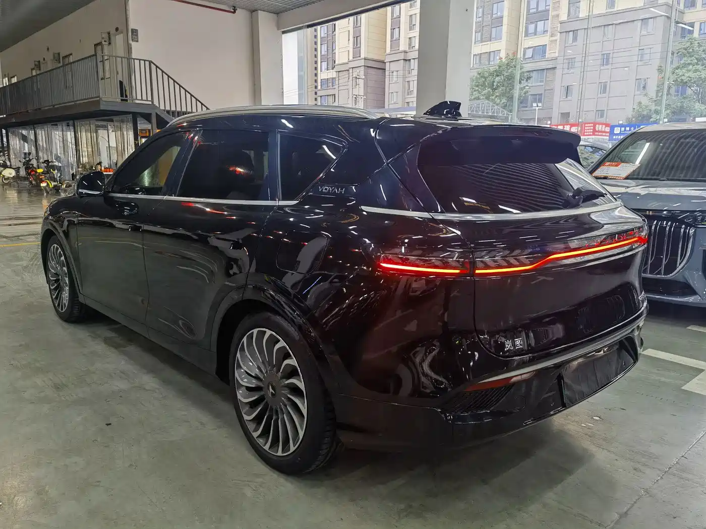 Voyah Free 2021 2021 AWD Standard Range Extender Exclusive Luxury Package