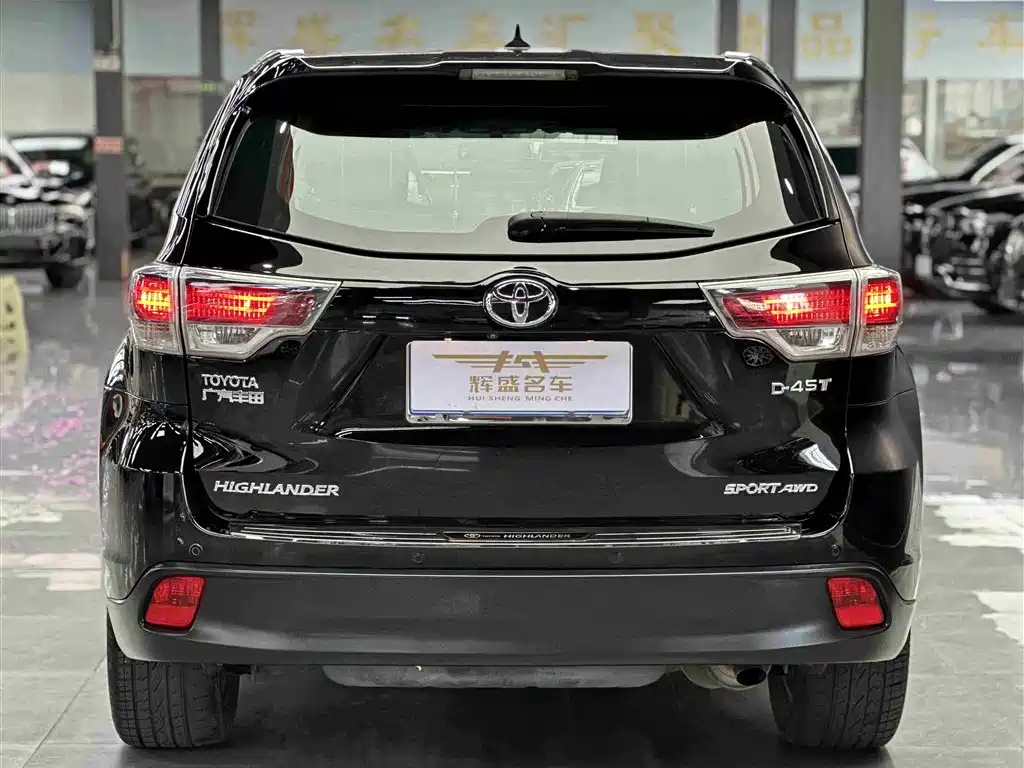 TOYOTA HIGHLANDER