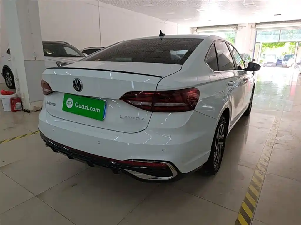 Volkswagen Lavida 2023 200TSI DSG Starlight Comfort Edition фото 7