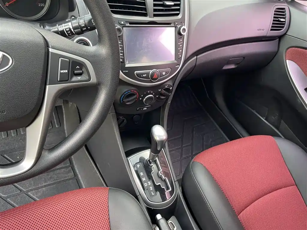 Hyundai Reina 2014 Model 1.6L Automatic TOP фото 20