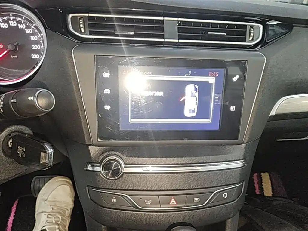 Peugeot 408 2016 1.6T Automatic Luxury Edition фото 13