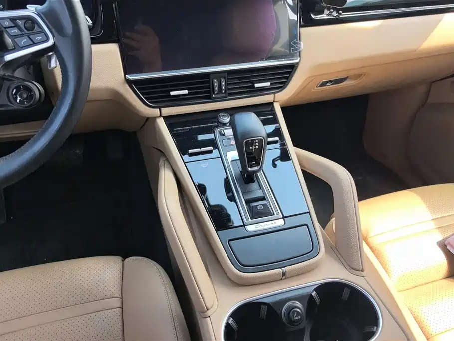 PORSCHE CAYENNE NEW ENERGY