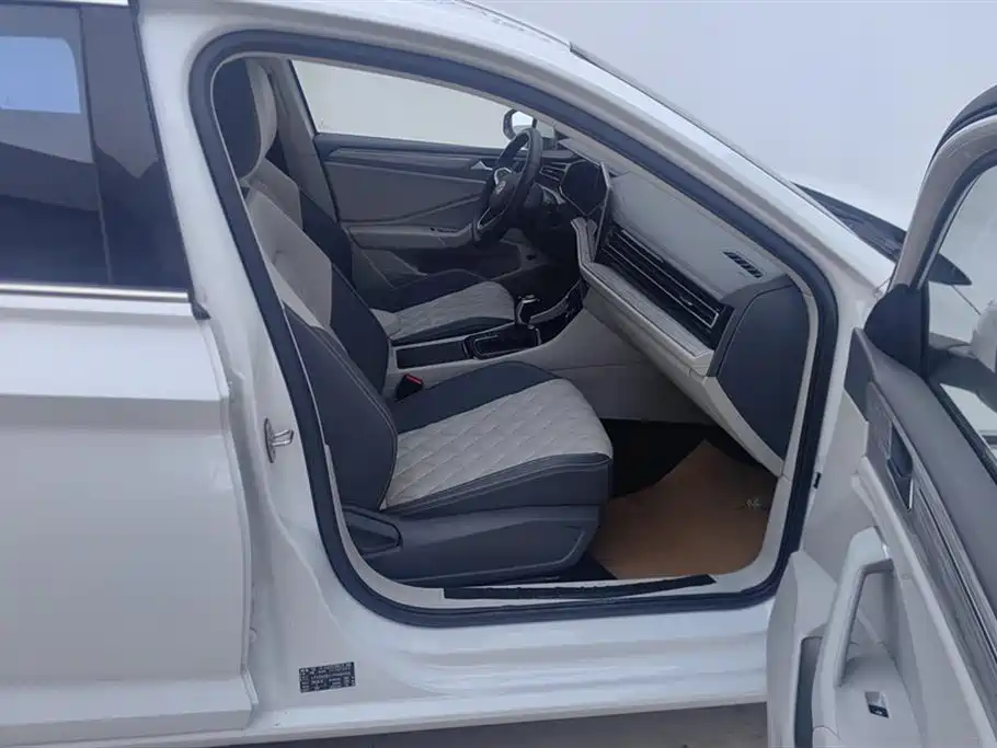 Volkswagen Sagitar 2023 300TSI DSG Surpassing Edition фото 8