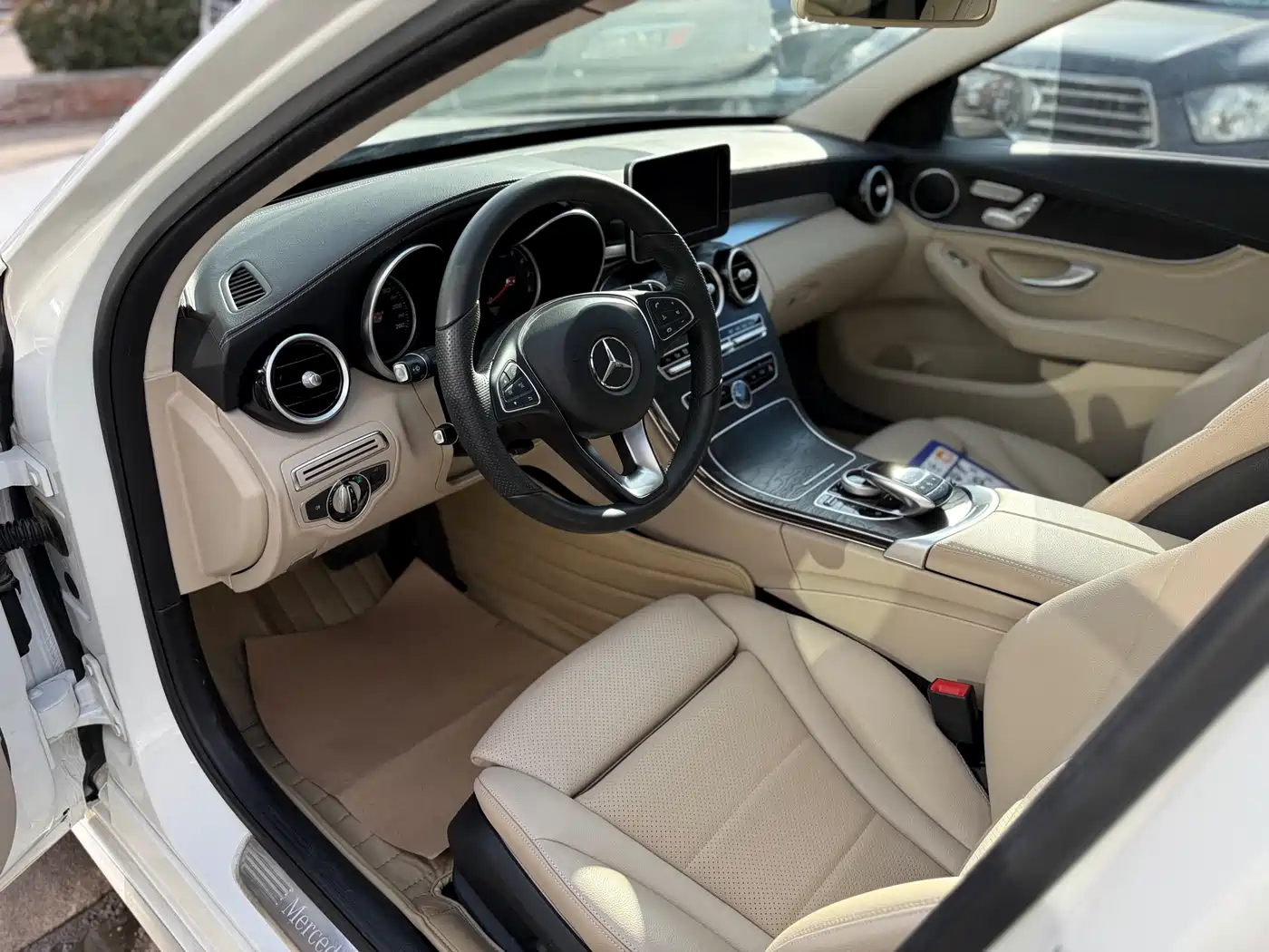 Mercedes-Benz C-Class 2015 Facelift C 200 L Sport фото 11