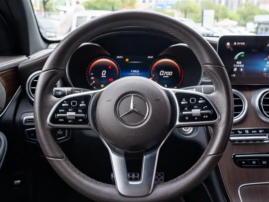 Mercedes-Benz GLC 2021 GLC 300 L 4MATIC Sporty фото 9
