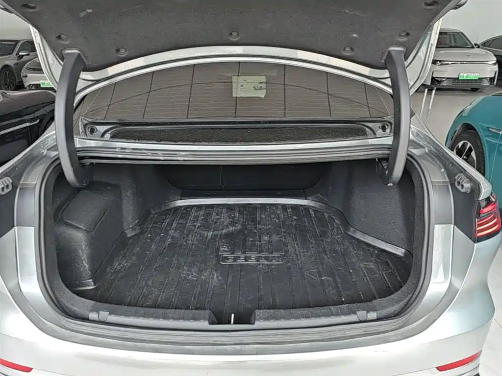 Geely Galaxy Galaxy A7 2025 EM-i 150km Long Voyage Edition фото 19