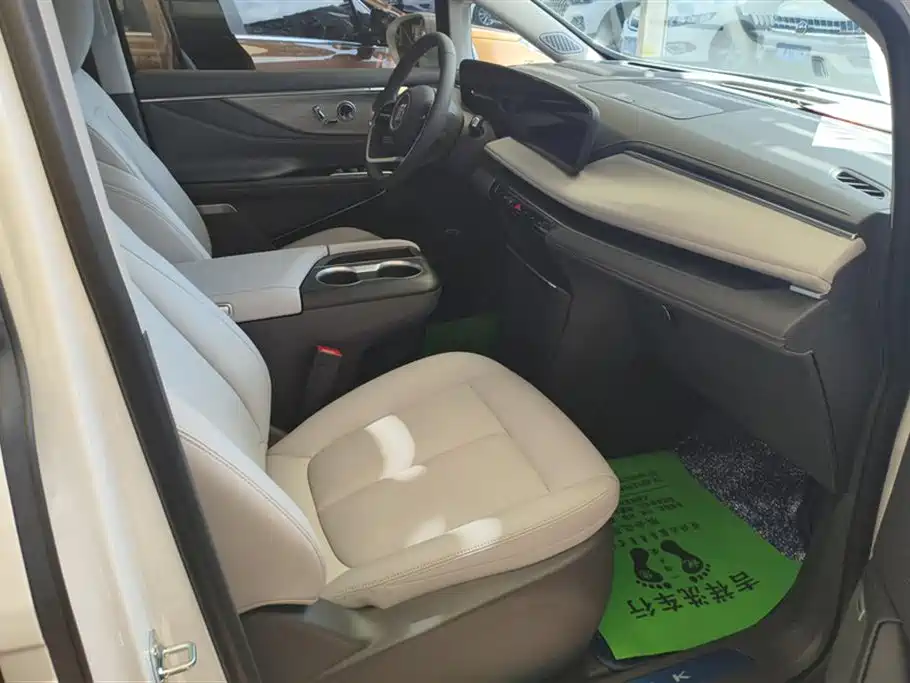 Buick GL8 2025 Land Honor Premium Edition фото 8
