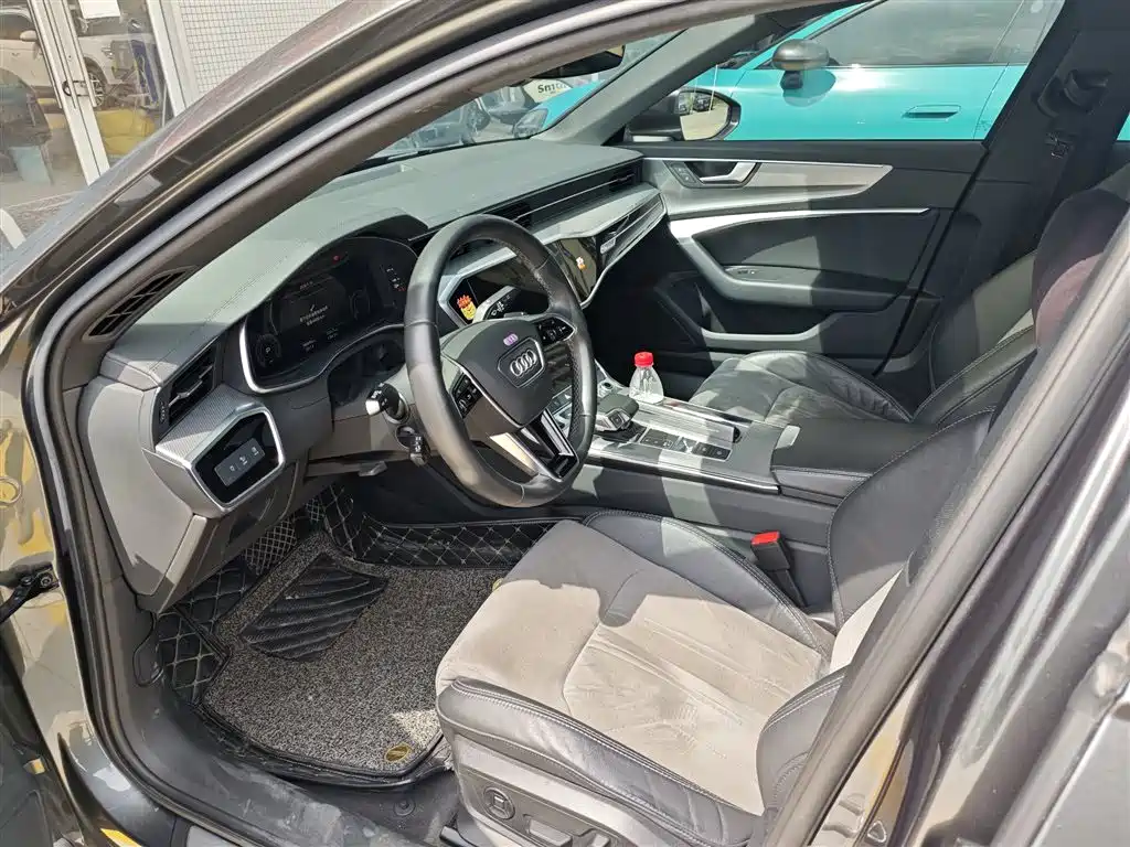 Фото 9 - Audi A6L