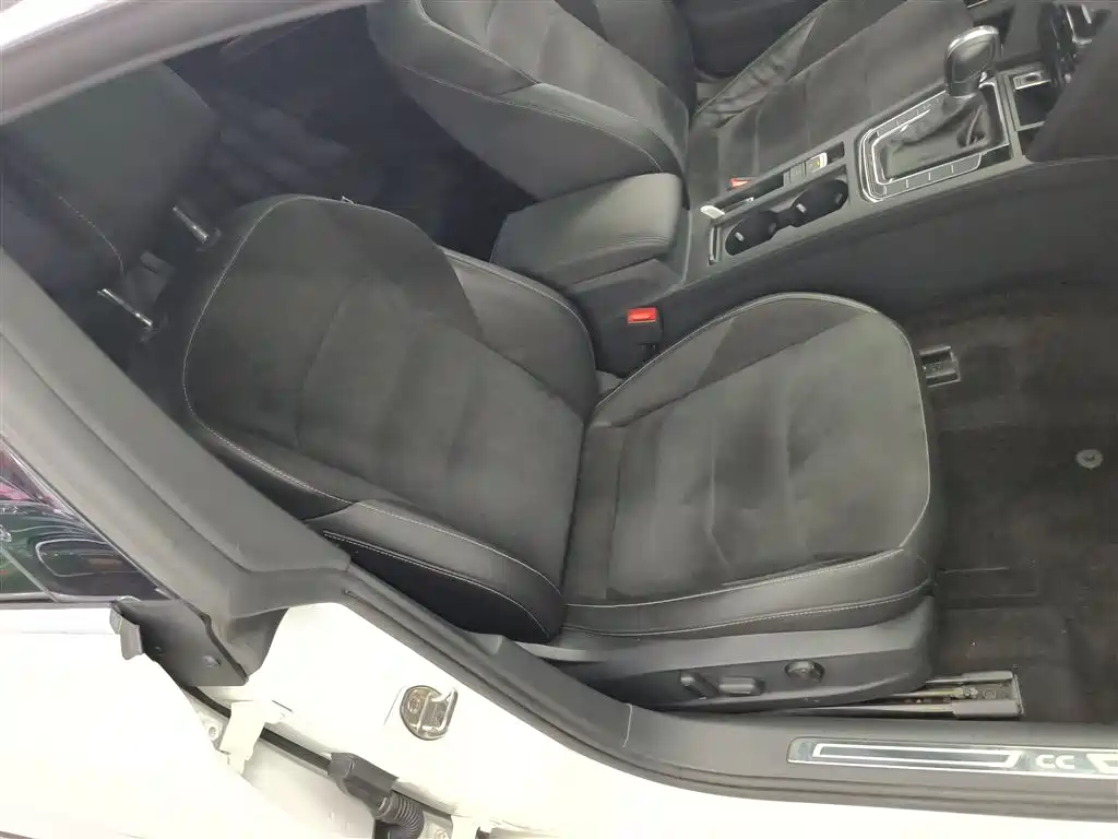 Volkswagen FAW-Volkswagen CC 2020 330TSI Elegance Version China VI фото 25