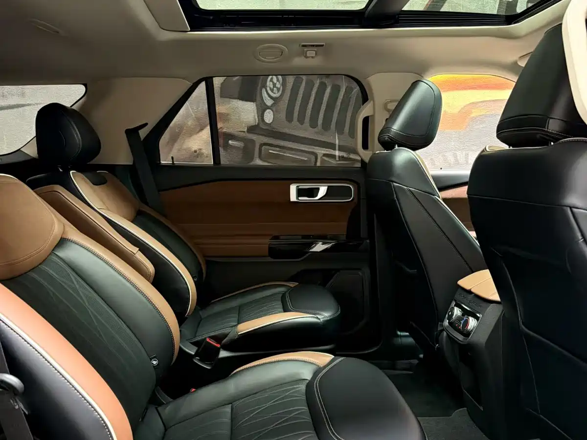 FORD EXPLORER