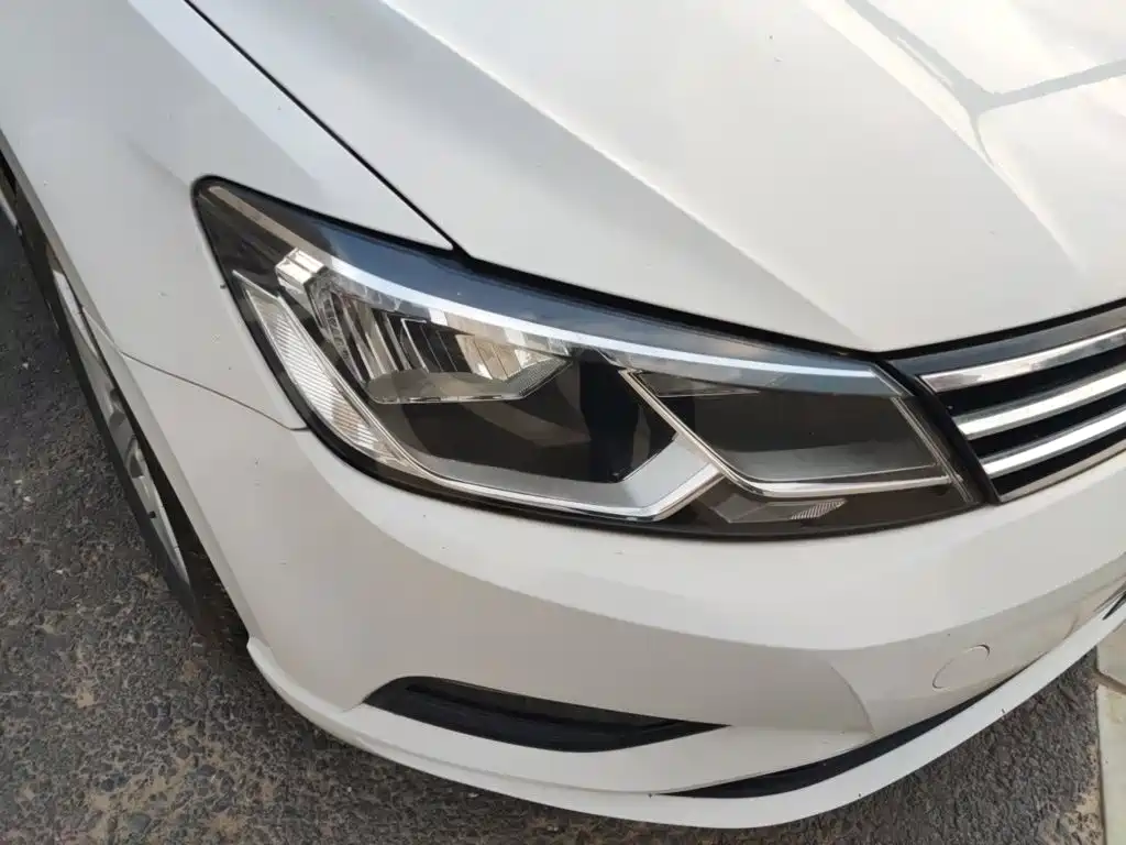 Photo 7 - Volkswagen Lamando