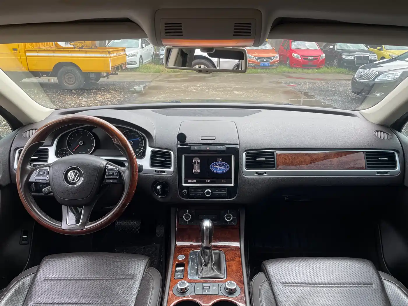 Volkswagen Touareg 2011 3.0TSI Premium фото 10