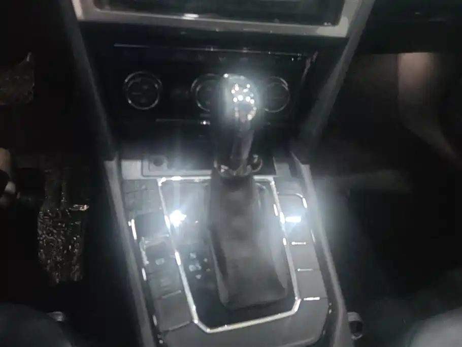 Volkswagen Lamando 2015 280TSI DSG Comfort фото 16