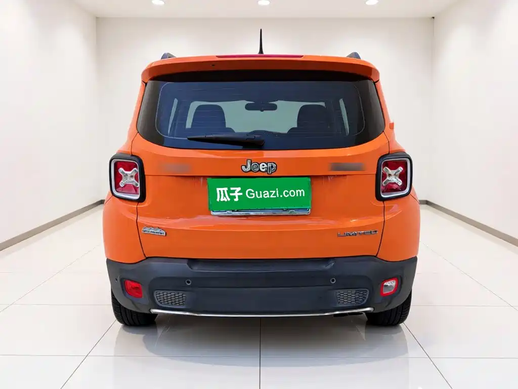 Photo 5 - Jeep Renegade