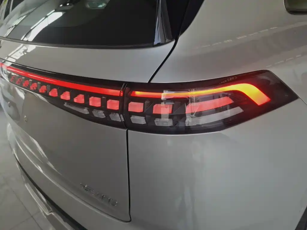 Dongfeng Yipai eπ008 2026 2025 210Ultra Range Extender 5-Seater
