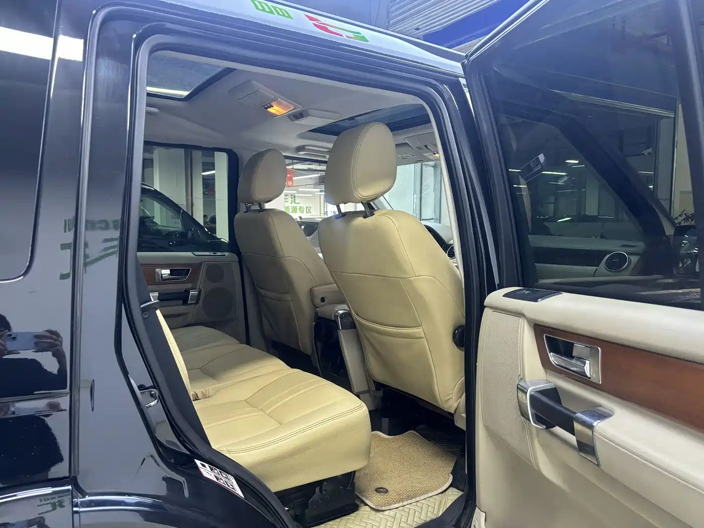 Land Rover Discovery 2012 5.0 V8 SE фото 10