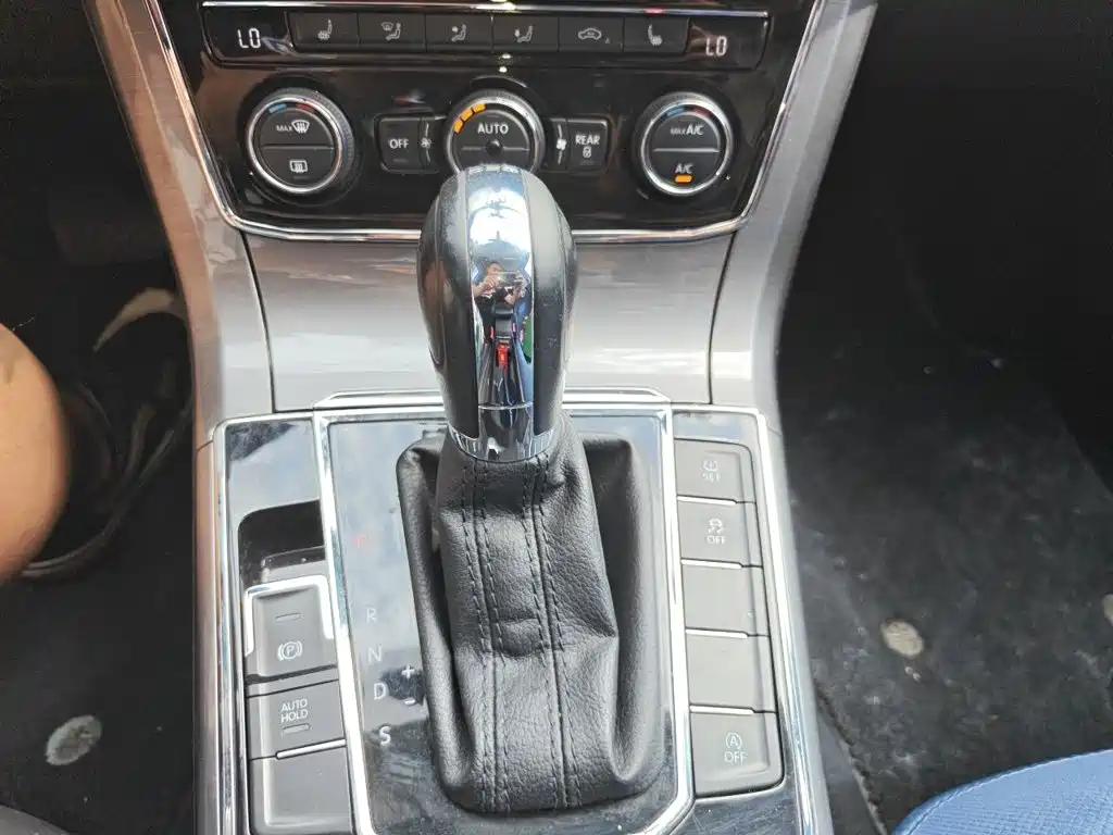 Фото 7 - Volkswagen Passat