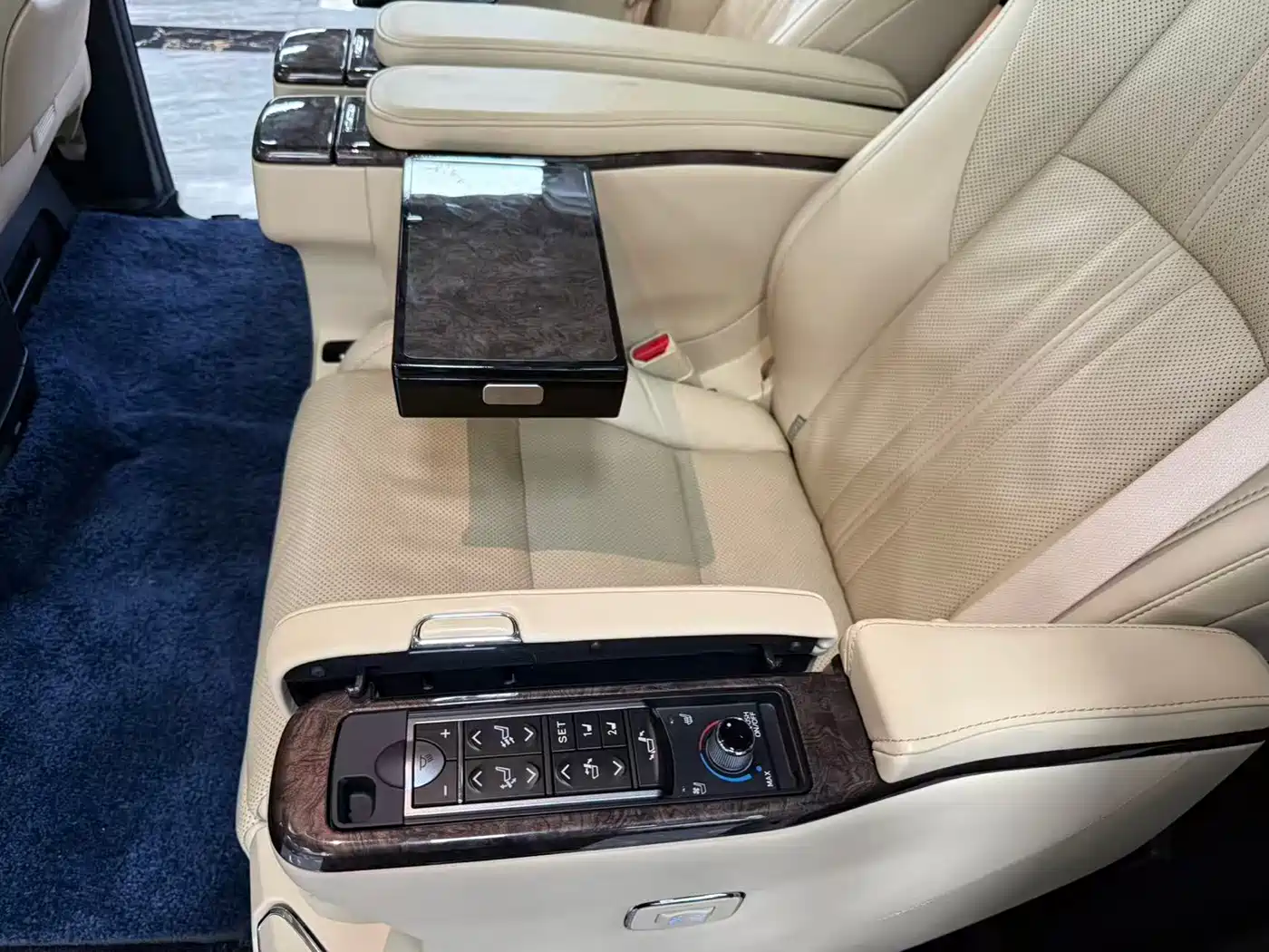 Toyota Vellfire 2020 2020 Twin Engine 2.5L HV Premium Edition