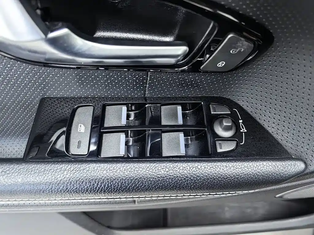 Land Rover Range Rover Evoque (Import) 2014 2014 2.0T 5-door Brilliance Sport